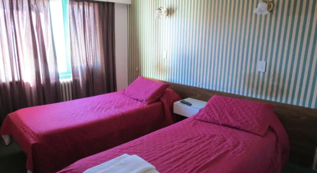 Трёхместный номер Standard Hotel Oviedo