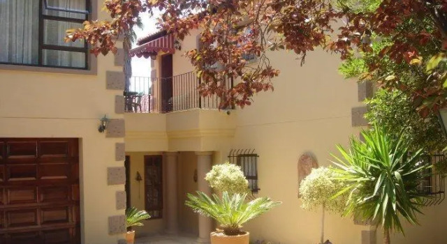 Gucina Guesthouse, Забронировать Отель Бизнес-отели Йоханнесбург, 4* 5*