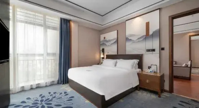 Семейный люкс Qian'an International Hotel