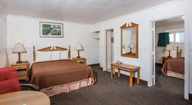 Четырёхместный люкс Travelodge Fort Bragg