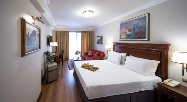 Номер Premium с балконом и с видом на Акрополь Electra Palace Athens