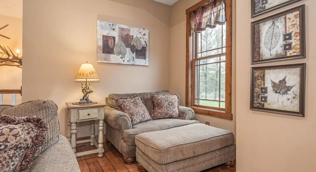 Fireside Pointe, Book Hotel McHenry 