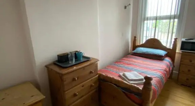 Abbey Guest House, Забронировать Гостевой дом Отели Бакингемшир с парковкой, Парковка