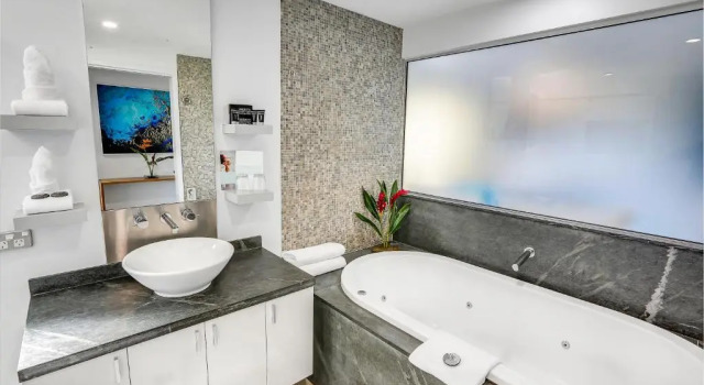Студия Elysium Private Accommodation at Triton by the Sea