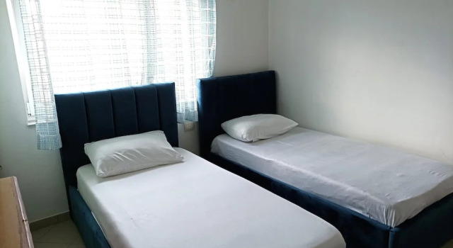 Beachfront Apartment - Plazh, Rezerwuj Apartament Hotele w Durres County z parkingiem, Parking