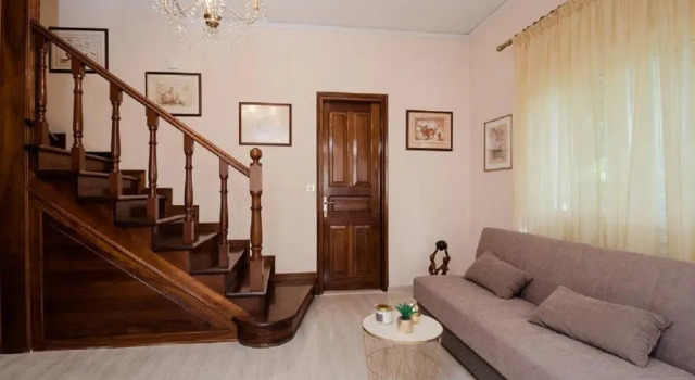 Коттедж Chara's House