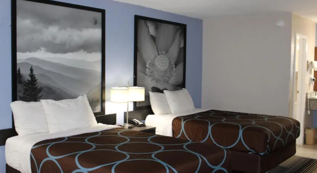Четырёхместный номер Standard Super 8 by Wyndham Morganton