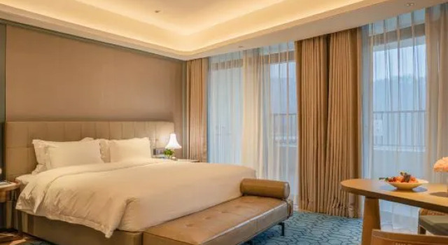 Семейный люкс Wyndham Grand Plaza Royale Hot Springs Fenghuang