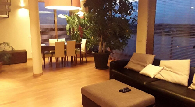 The Room Over The Sky, Book Hotel Hoteller i Lorenteggio med morgenmad, Morgenmad