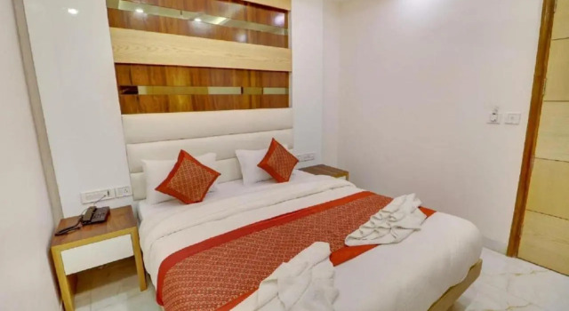 Orange Snapper Hotel, Забронировать Отель Джанапури Нью-Дели, рядом с Железнодорожный вокзал Дели-Кантонмент