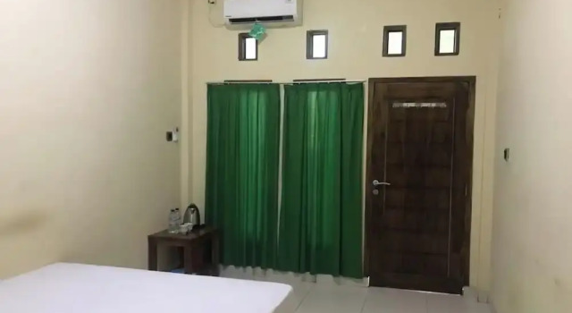 OYO 92608 Penginapan Mc Lodge, Prenota Hotel Labuan Bajo East Nusa Tenggara