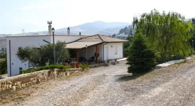 Colle dElce, Buchen Sie Hotel Deliceto Apulien