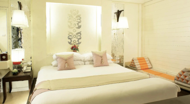 Кровать в общем номере Chiangmai Gate Hotel