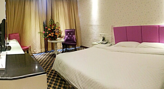Yijing Hotel, Book Hotel Hotels in Wuzhou with Parking, Parking