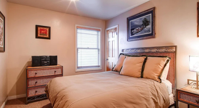1048-1052 Empire Ave by Park City Lodging, Забронировать Дом для отпуска Коттеджи Парк-Сити, рядом с Горнолыжный подъемник First Time Lift, Коттедж
