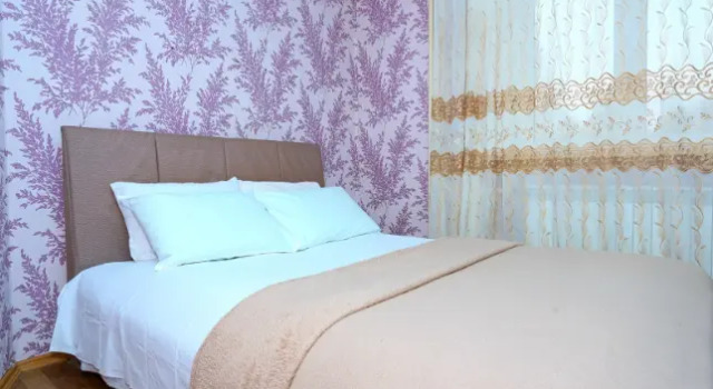 Apartments on Kuzmina Boulevard 1, Prenota Appartamento Hotel economici a Omsky District