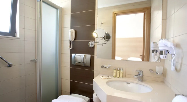 Трёхместный номер Standard с балконом Island Blue Hotel