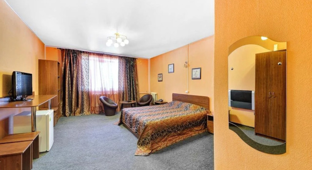 Hotel on Obvodnom