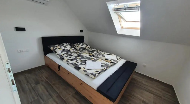 Apartment Suzana, Забронировать Апартаменты/квартира Отели в центре Тисно с завтраком, отели в центре Тисно с завтраком