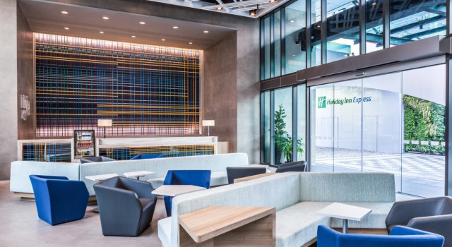 Holiday Inn Express Bangkok Soi Soonvijai by IHG