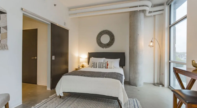 Sophisticated Nashville Condo | Corporate Rental, Забронировать Апартаменты/квартира Нэшвилл Теннесси, рядом с Парк Cumberland