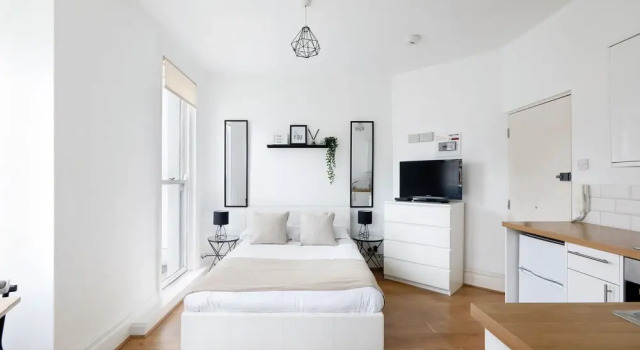 Bright Cosy Studio Perfect Base, Забронировать Отель Бизнес-отели Восточного Сассекс, 4* 5*