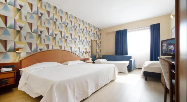 Семейный полулюкс Abacus Hotel