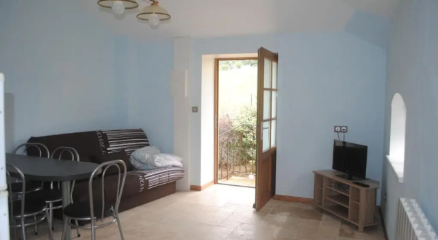 Domaine de la Poyat, Prenota Hotel Legny 
