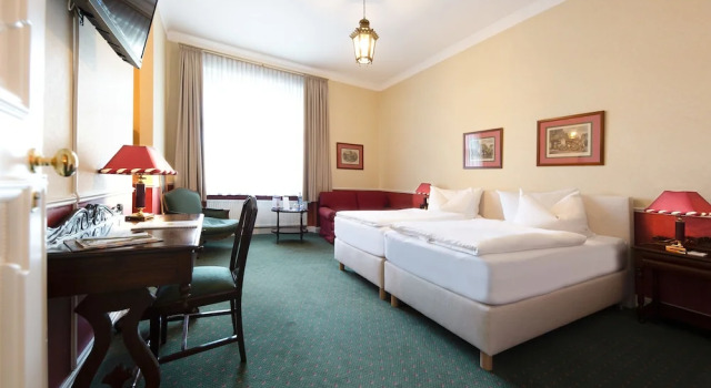 Трёхместный номер Standard Schlosshotel Villa Westerberge