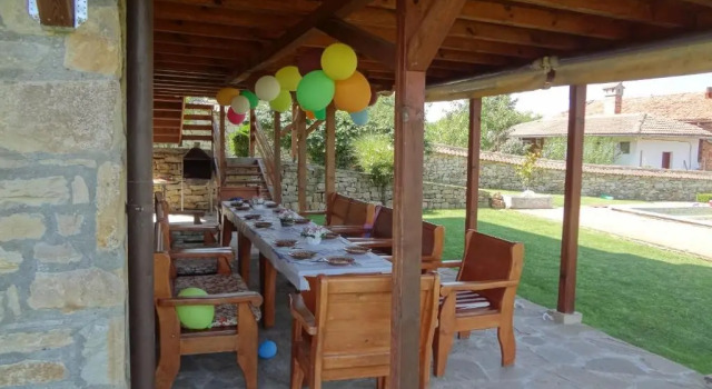 Коттедж с 6 комнатами Guest House Diabora