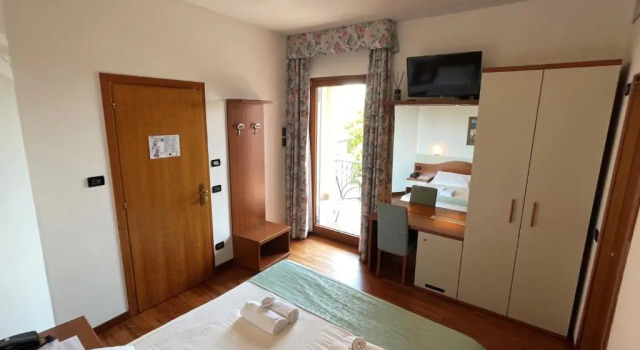 Двухместный номер Standard с балконом Hotel Meridiana