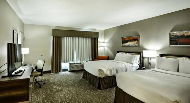 Четырёхместный номер Standard Holiday Inn St. George Convention Center by IHG