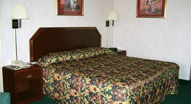 Ramada Inn, Rezervovat Hotel Erie Pensylvánie