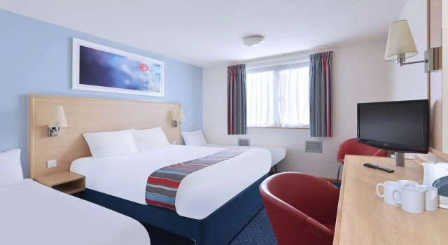 Travelodge Preston Chorley, Забронировать Отель Престон Ланкашир