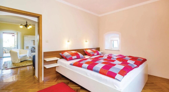 Stunning Home in Sabljici With Wifi and 3 Bedrooms, Varaa Hotelli Hotellit Kvarner Islands uima-altaalla, Uima-allas