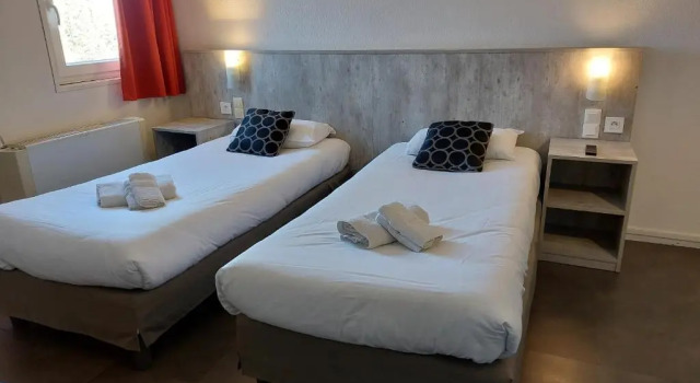 Номер Standard Brit Hotel Bosquet Carcassonne Cité