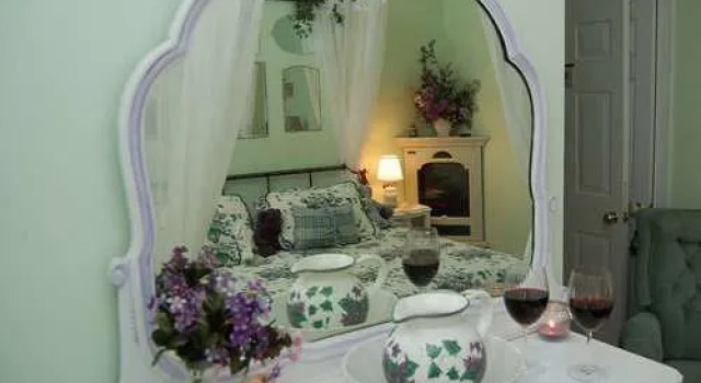 Tumble Inn, Varaa Hotelli Schroon Lake Adirondack Mountains