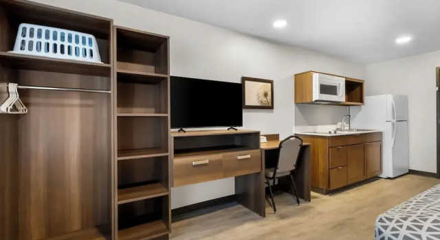 Люкс Woodspring Suites Ceres - Modesto