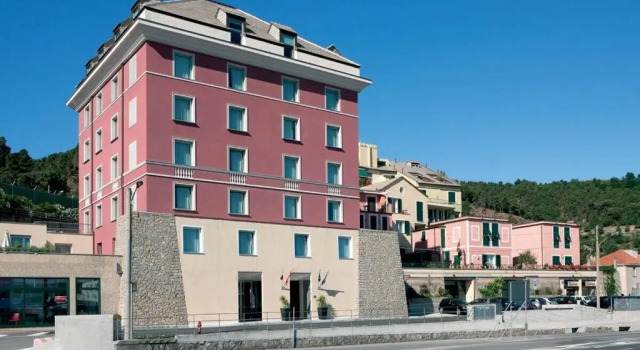Sea Art Hotel