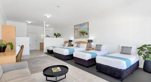 Семейный люкс Цокольный этаж Coast Motel and Apartments