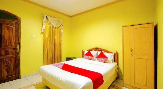 Номер Deluxe OYO 1770 Hotel Mawar Saron 2