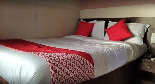 Номер Standard FabHotel Royal Residency Kurla