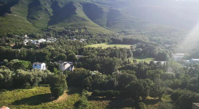 Коттедж Maison de village à 2 km de la mer SISCO Cap Corse 15 kms Bastia