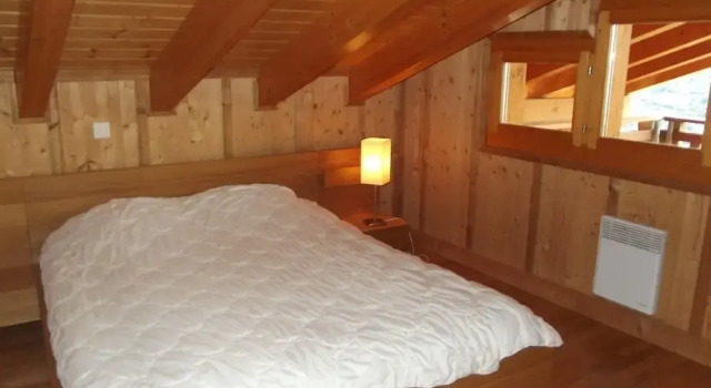 Spacious Chalet Amidst Mountains