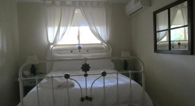 Bentwood Olive Grove Accommodation, Book Apartment Greenough Mid West