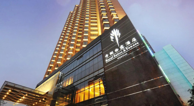 Двухместный люкс Business Royal Suites & Tower