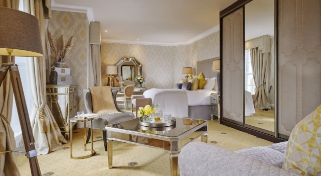 Номер Deluxe с видом на сад Hayfield Manor