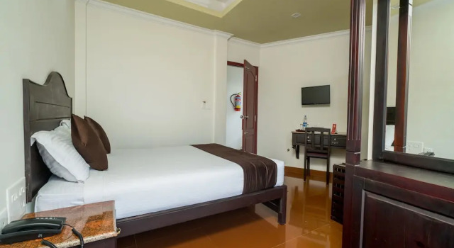 OYO 10428 Hotel Sandal Breeze