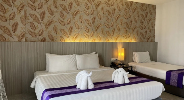 Трёхместный номер Superior с балконом Embryo Hotel