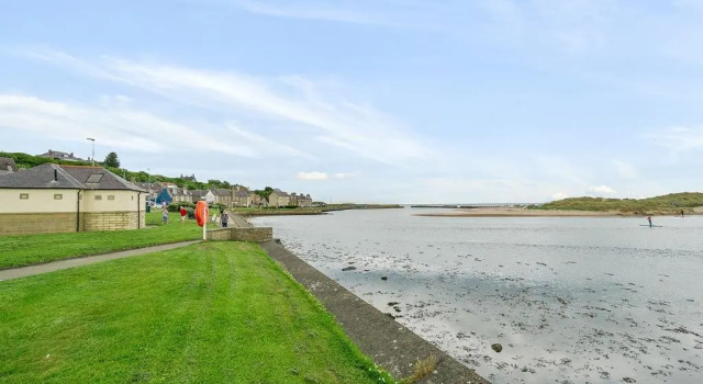 Апартаменты Modern seaside apartment ,Lossiemouth, Moray